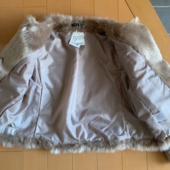 新品未使用　INGNI ベージュ ファーコート Mサイズ　の画像