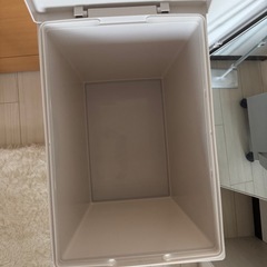 ゴミ箱の画像