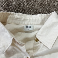 シャツ　ユニクロ　無地の画像