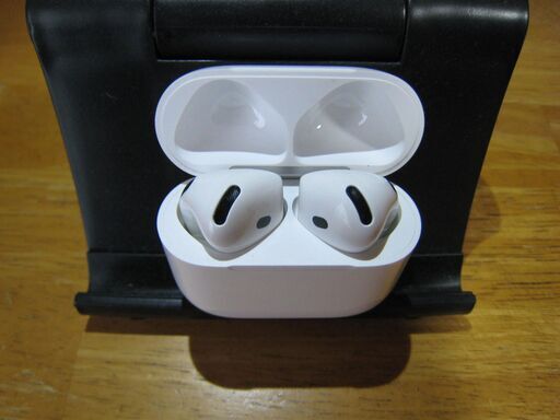 Air Pods4（NCなし・極美品）