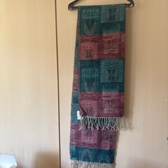 【新品未使用】暖かいマフラー　アクリル100% おまけ付きの画像