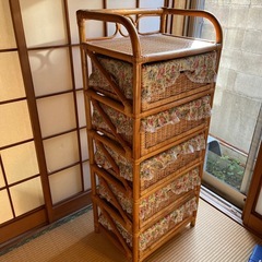 ラタン籐製　5段チェスト引き出し花柄カバー付き 38✖️51高さ121の画像