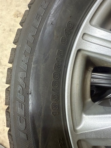 ブリヂストン スタッドレスタイヤ4本セット 185/60-15 バリ溝