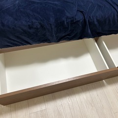 【受け渡し予定確定】
ベッドフレーム(クイーンサイズ)の画像