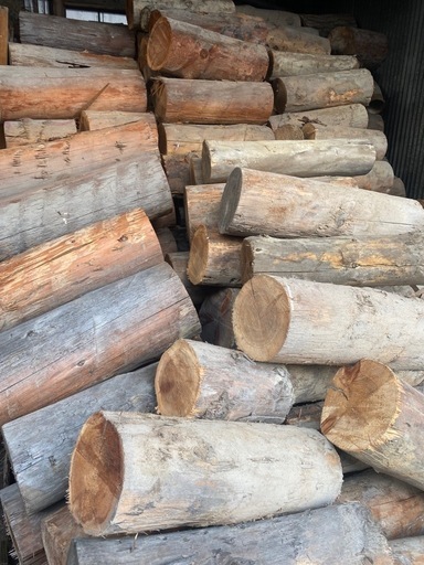 乾燥薪　軽トラ積めるだけ