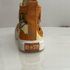 converse イーブイのコラボシューズ15cmの画像