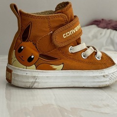 converse イーブイのコラボシューズ15cmの画像