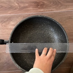 不揃いな鍋のセットの画像