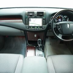 トヨタ クラウン 　ロイヤルサルーンの画像