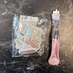 カミソリ（替刃7個）の画像