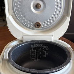 シャープ 炊飯器 2012年製 3合炊きの画像