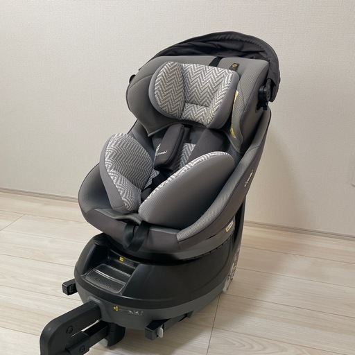 コンビ　クルムーブチャイルドシート