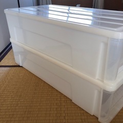 衣装ケース２つの画像