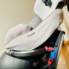 チャイルドシート(退院後から使用可能)Combiクルムーヴスマートの画像