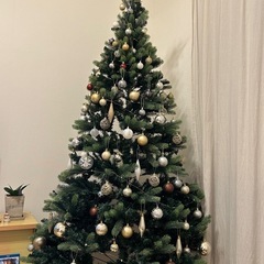 オーナメント付クリスマスツリー(210cm)の画像