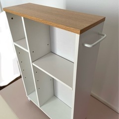 キャスター付き　棚の画像