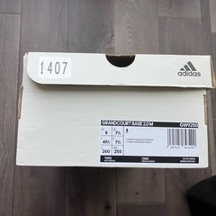 アディダス新品スニーカーの画像