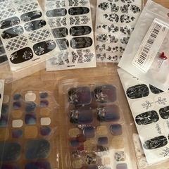 ネイルシールセット➕赤薔薇ピアス新品の画像