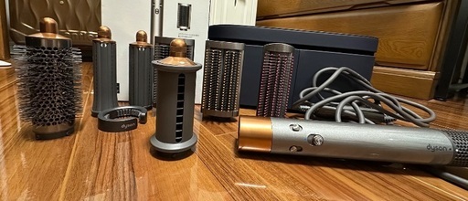 Dyson AirWrap Complete アタッチメント1個おまけ dyson airwrap complete アタッチメントおまけ付き30000円 (kosuke