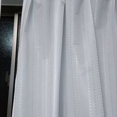 ニトリ 遮熱・ミラーレースカーテン(シズク ホワイト 100X108X2)の画像