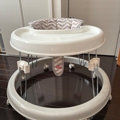 ベビー用品　歩行器