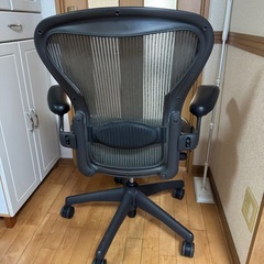 ハーマンミラー　アーロンチェアの画像