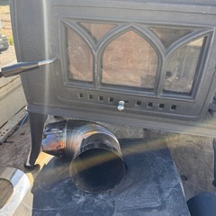 受け渡し決定しました。モダンな薪ストーブの画像