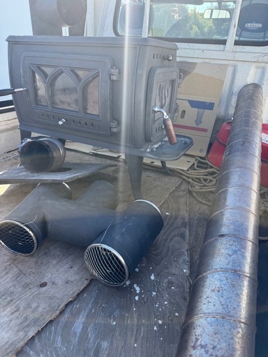 受け渡し決定しました。モダンな薪ストーブ