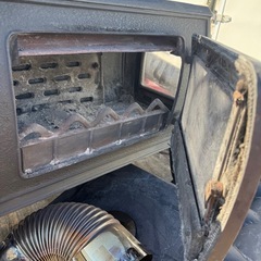 受け渡し決定しました。モダンな薪ストーブの画像