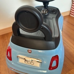  乗用具 FIAT500 足けり乗用玩具　乗れるおもちゃ の画像