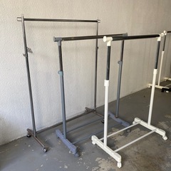 ハンガーラックの画像