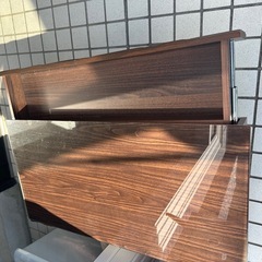 ガラステーブルの画像