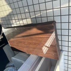 ガラステーブルの画像