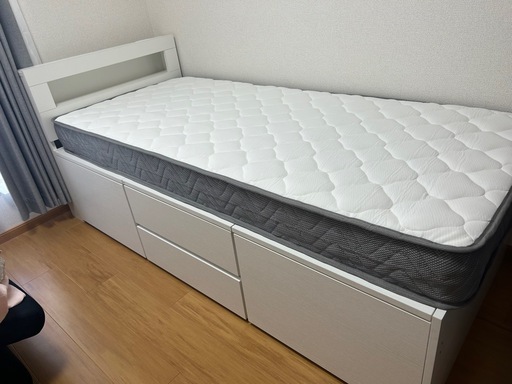 ベッド　フレーム➕マットレス付(セミシングルサイズ)