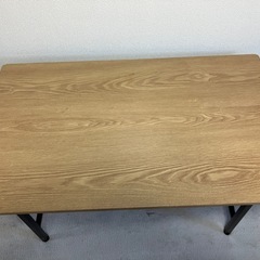 中古折りたたみ机の画像