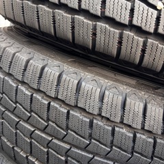 ハイエーススタッドレスタイヤ 195/80r15 4本の画像