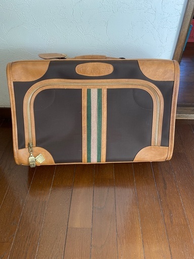 ビンテージ風旅行バッグ