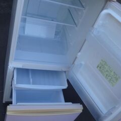 シャープの冷蔵庫の画像