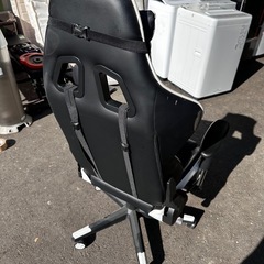 ゲーミングチェアの画像
