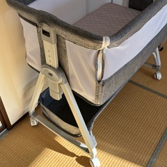 ベビーベッドの画像