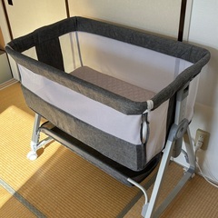 ベビーベッドの画像