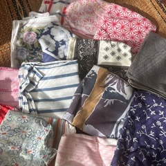 中古　昭和レトロ　ハンカチ　５０枚ほど　の画像