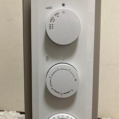 DeLonghi Verticad 830 オイルヒーターの画像