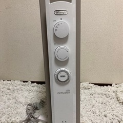 DeLonghi Verticad 830 オイルヒーターの画像