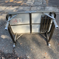 ロゴス折りたたみテーブル2ウェイの画像