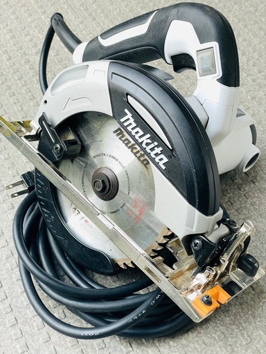 美品　makita マキタ 147mm 5331 マルノコ 丸鋸 丸ノコ 本体のみ 通電OK 動作確認済み 動作品