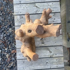 木の置物　約30cm 台座付き　引取限定の画像