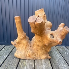 木の置物　約30cm 台座付き　引取限定の画像