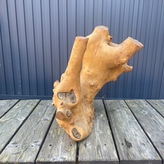 木の置物　約30cm 台座付き　引取限定の画像