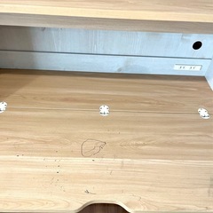 折りたためる学習机　電源、収納付きの画像